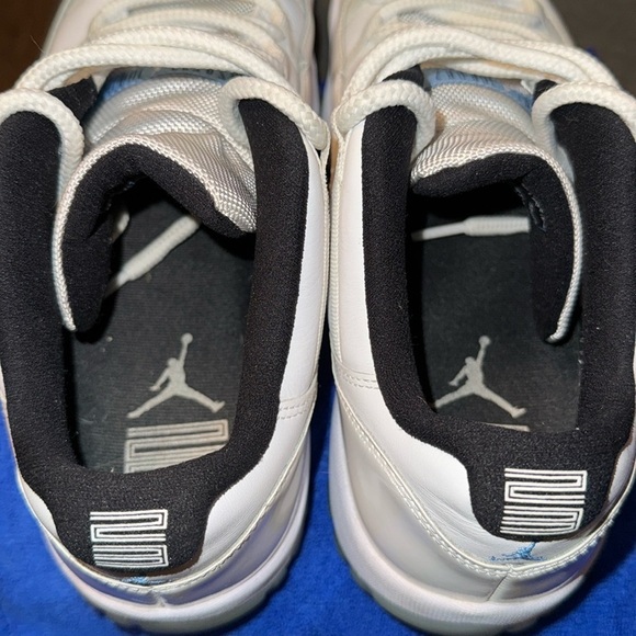 Jordan Retro 11 Low GS White Size 11 1/2 - Picture 7 of 8